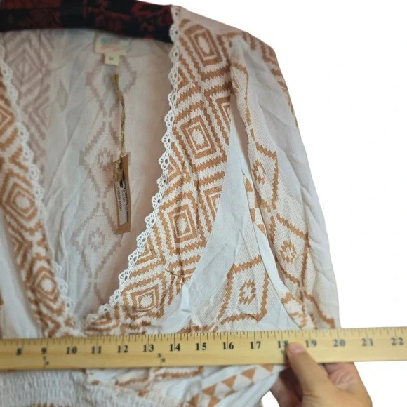 Surf Gypsy Island Tribal Top‎ M Caramel White Boho Peasant Blouse Crochet Beach - Picture 3 of 11